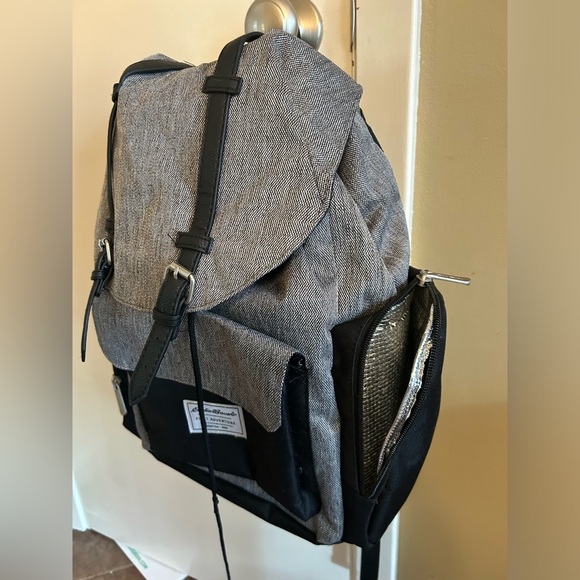 Eddie Bauer first adventure, diaper bag excellent condition - Picture 4 of 5